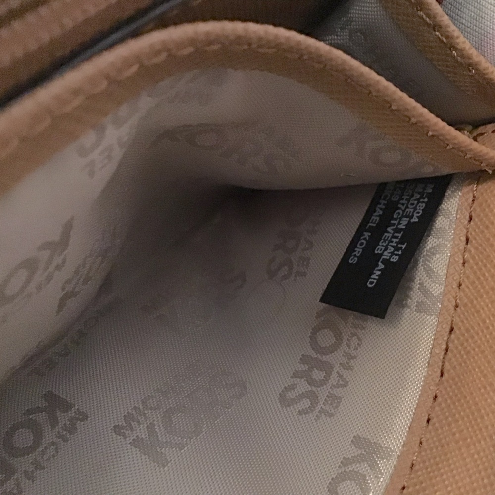 MICHAEL KORS, Jet Set Continental 3 Quarter Zip Around Wallet, NWOT - Picture 10 of 15